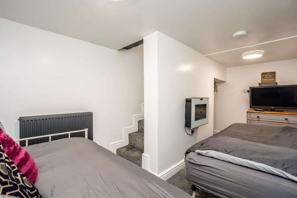 הודרספילד The Cosey Tucked-Away Cottage 2 Or 3 Bedroom Options מראה חיצוני תמונה