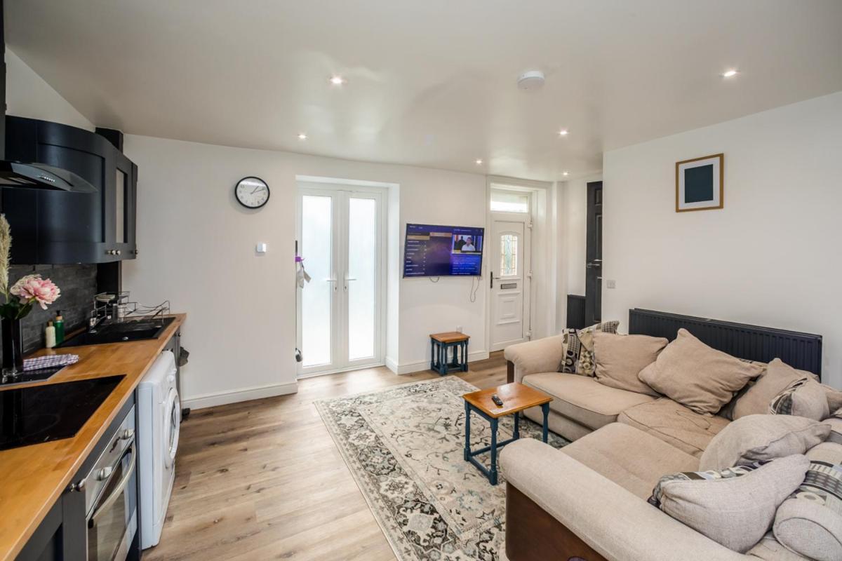 הודרספילד The Cosey Tucked-Away Cottage 2 Or 3 Bedroom Options חדר תמונה